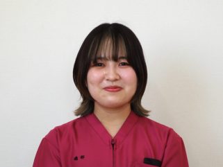 <p>学校で学んだ事や、動物達と関わって得た知識などを活かして、皆様の役に立てるような動物看護師を目指したいです。<br />
言葉を話さない動物達の気持ちを理解してあげられるように精一杯努力します。</p>